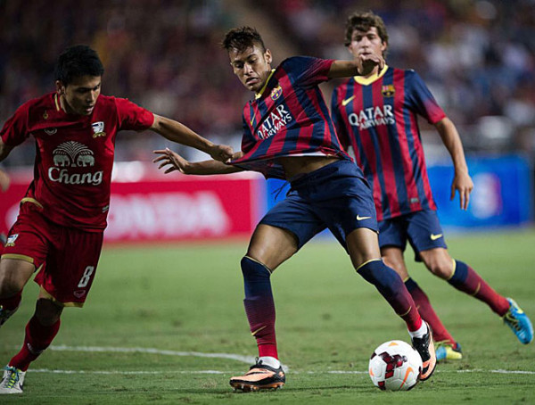 Neymar in Thailand vs Barcelona, 2013