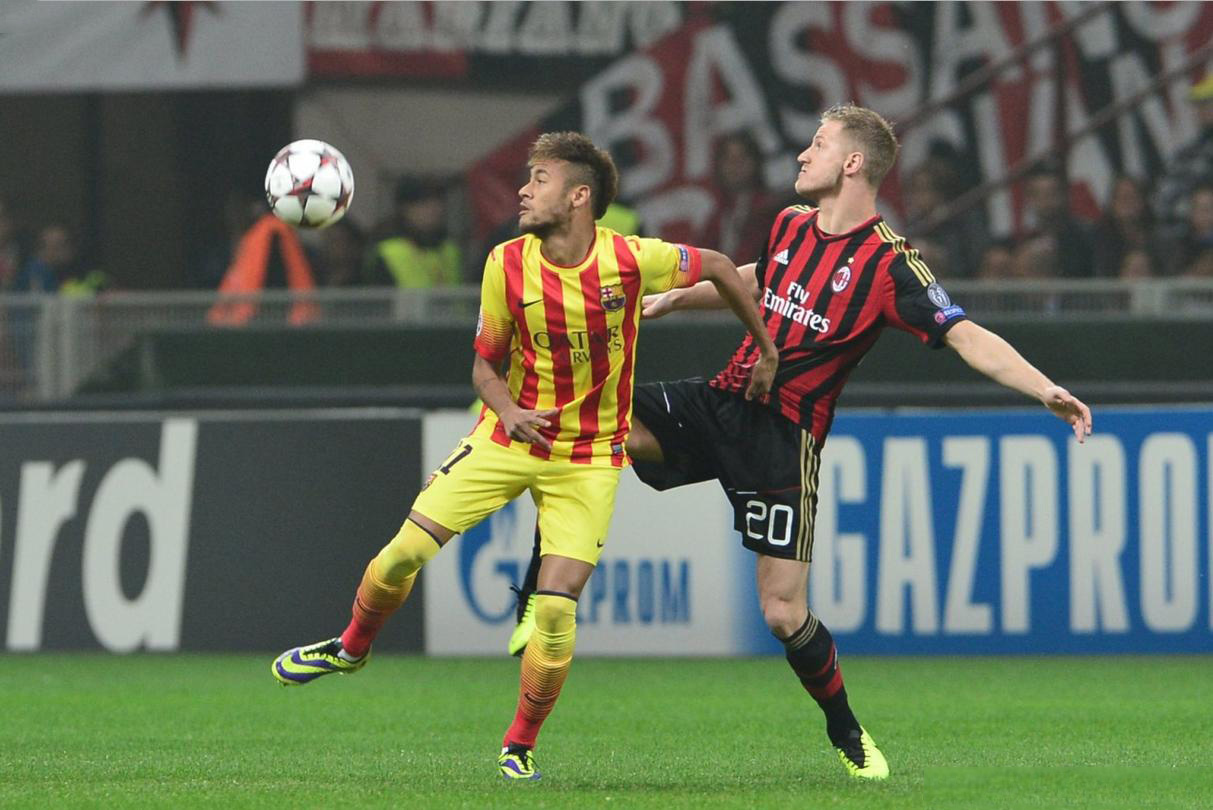 Neymar playing for Barcelona against Milan, in Champions League