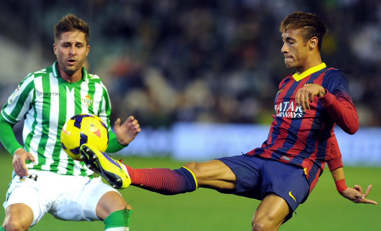Neymar showing off his talent in Barça