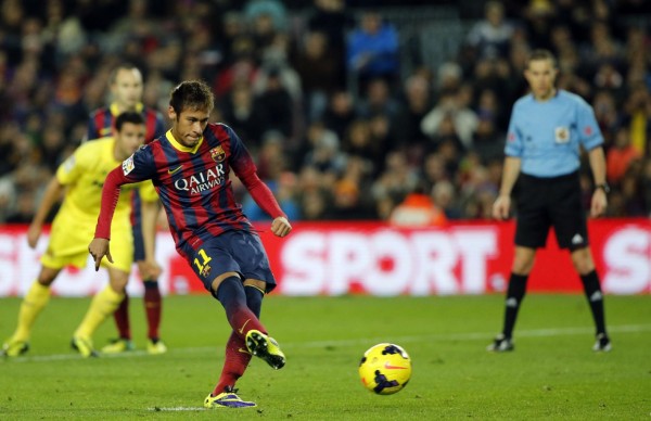 Neymar scoring from the penalty-kiick spot