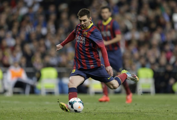 Lionel Messi penalty-kick in Real Madrid vs Barcelona