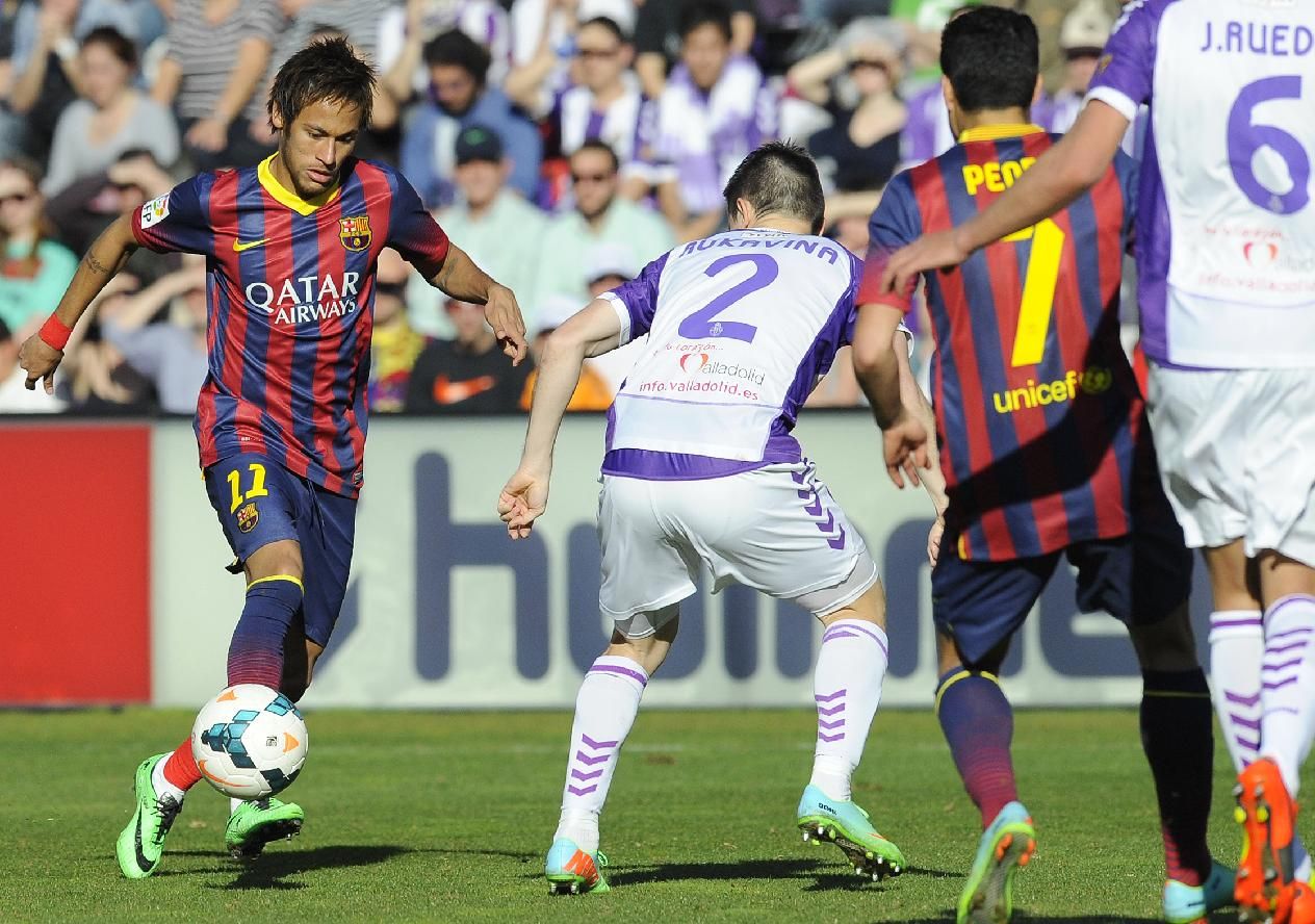 Neymar playing in Valladolid vs Barcelona