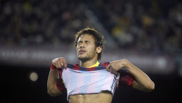 Neymar pulling his shirt off