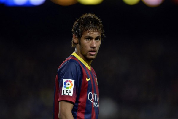 Neymar weird haircut in a Barcelona game