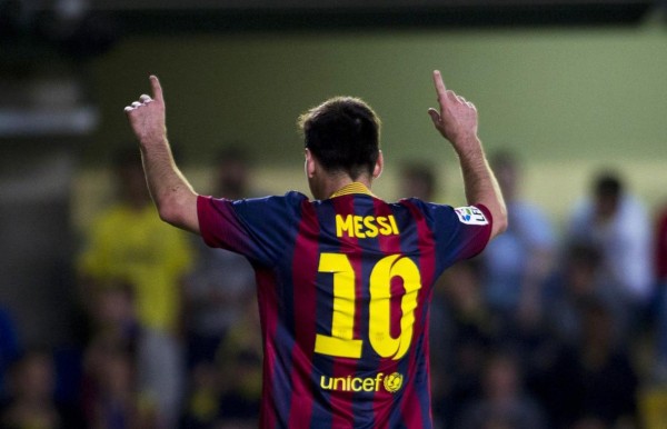 Lionel Messi celebrating winning goal in Villarreal 2-3 Barcelona