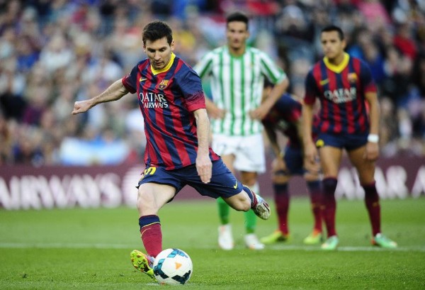 Lionel Messi taking a penalty kick