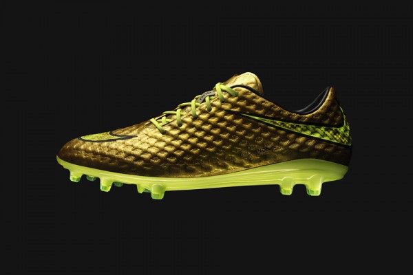 Neymar's Nike Hypervenom Golden Football Boots Cleats