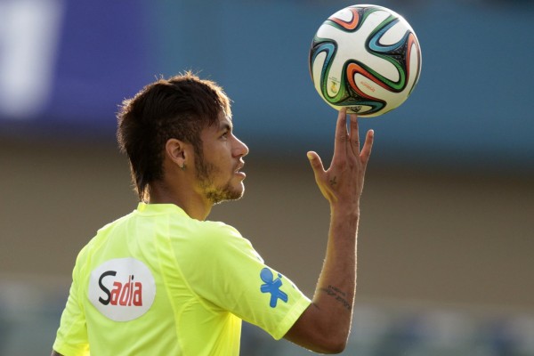 Neymar showing his basketball skills