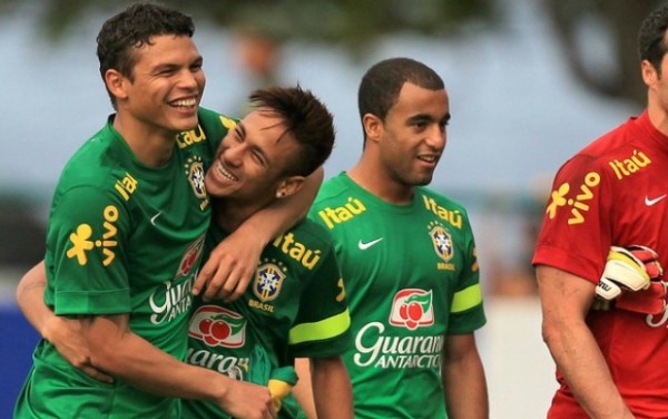 Thiago Silva hugging Neymar in Brazil training