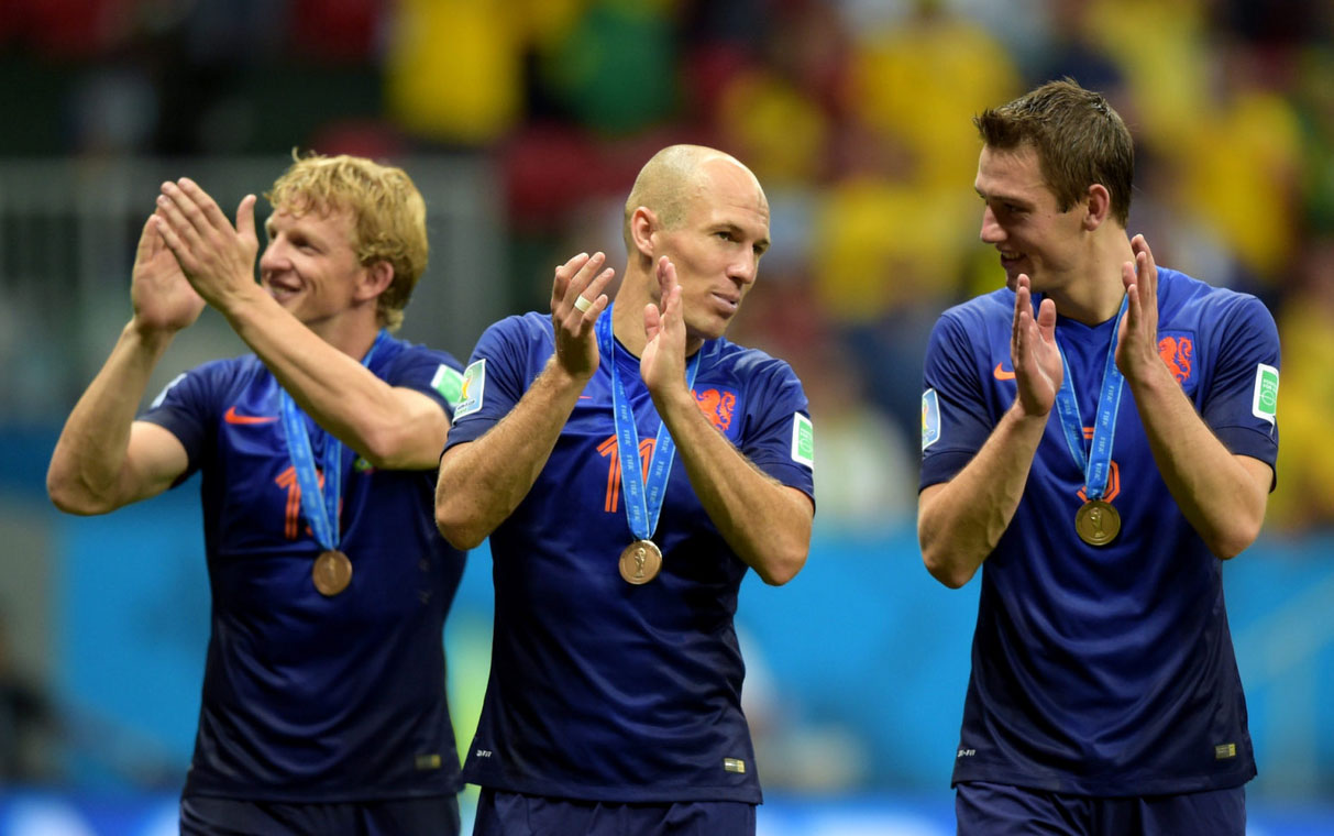 Netherlands players thanking the fans for the support in the World Cup 2014