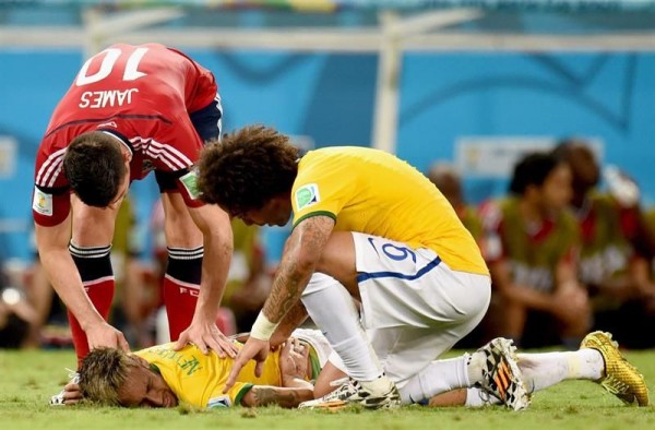 Neymar back injury in Brazil vs Colombia