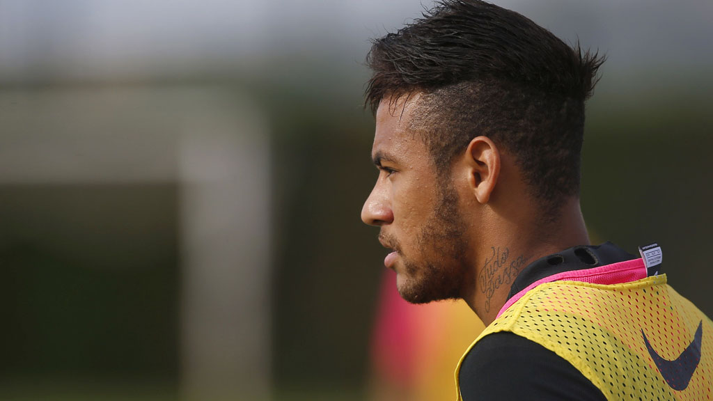 Neymar profile view in Barcelona 2014-2015 team practice