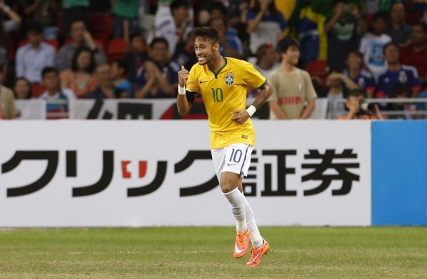 Neymar playing in Singapore, in Japan vs Brazil