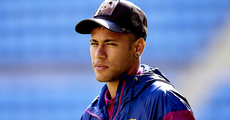 Neymar wearing a cap in Barcelona