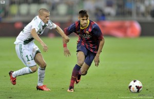 Neymar high speed to escape a defender in Barcelona 2-2 Lechia Gdansk