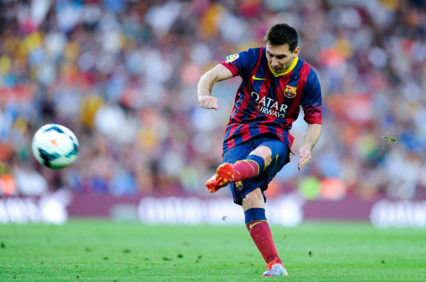 Lionel Messi scoring his first brace of the 2013-2014 season