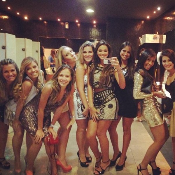 Neymar Wag Bruna Marquezine, in a photo with her friends