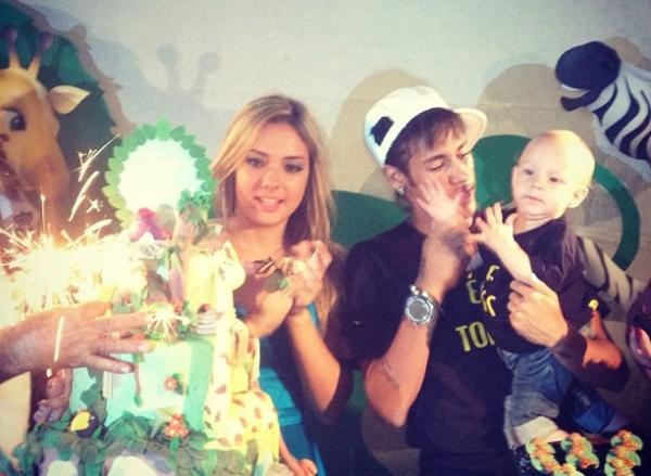Carolina Dantas and Neymar, at their son's birthday party