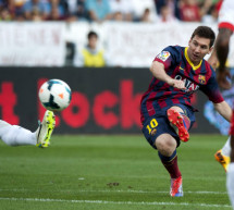 Almeria 0-2 Barcelona: Messi scores but leaves the pitch injured