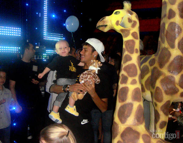 Neymar and his son in the zoo