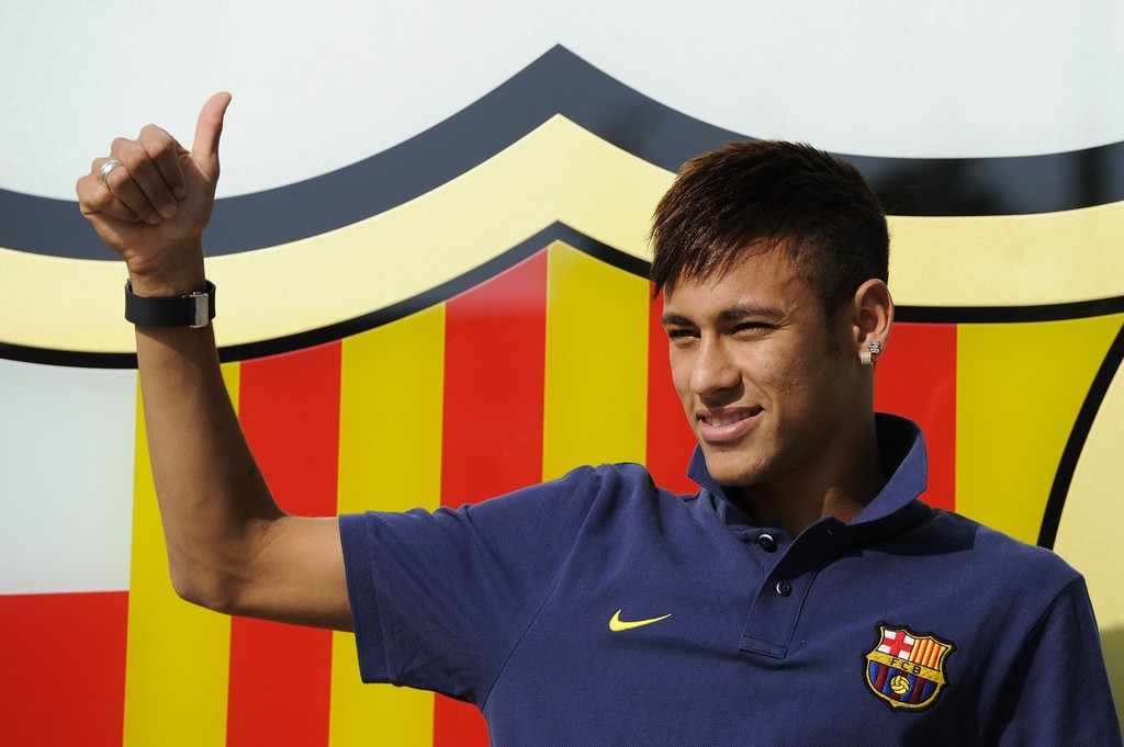 Neymar arriving to Barcelona in the summer of 2013