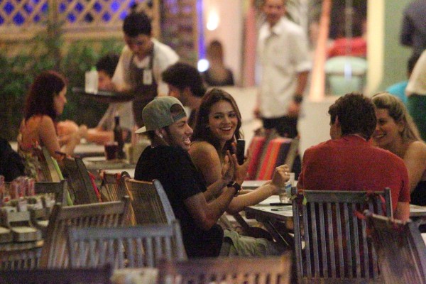 Neymar hanging out with Bruna Marquezine and friends