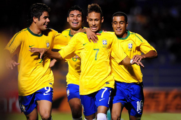 Neymar with Lucas Moura and Casemiro, in the Brazilian National Team
