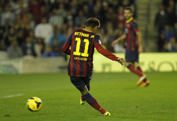 Neymar scoring a goal in Betis vs Barcelona