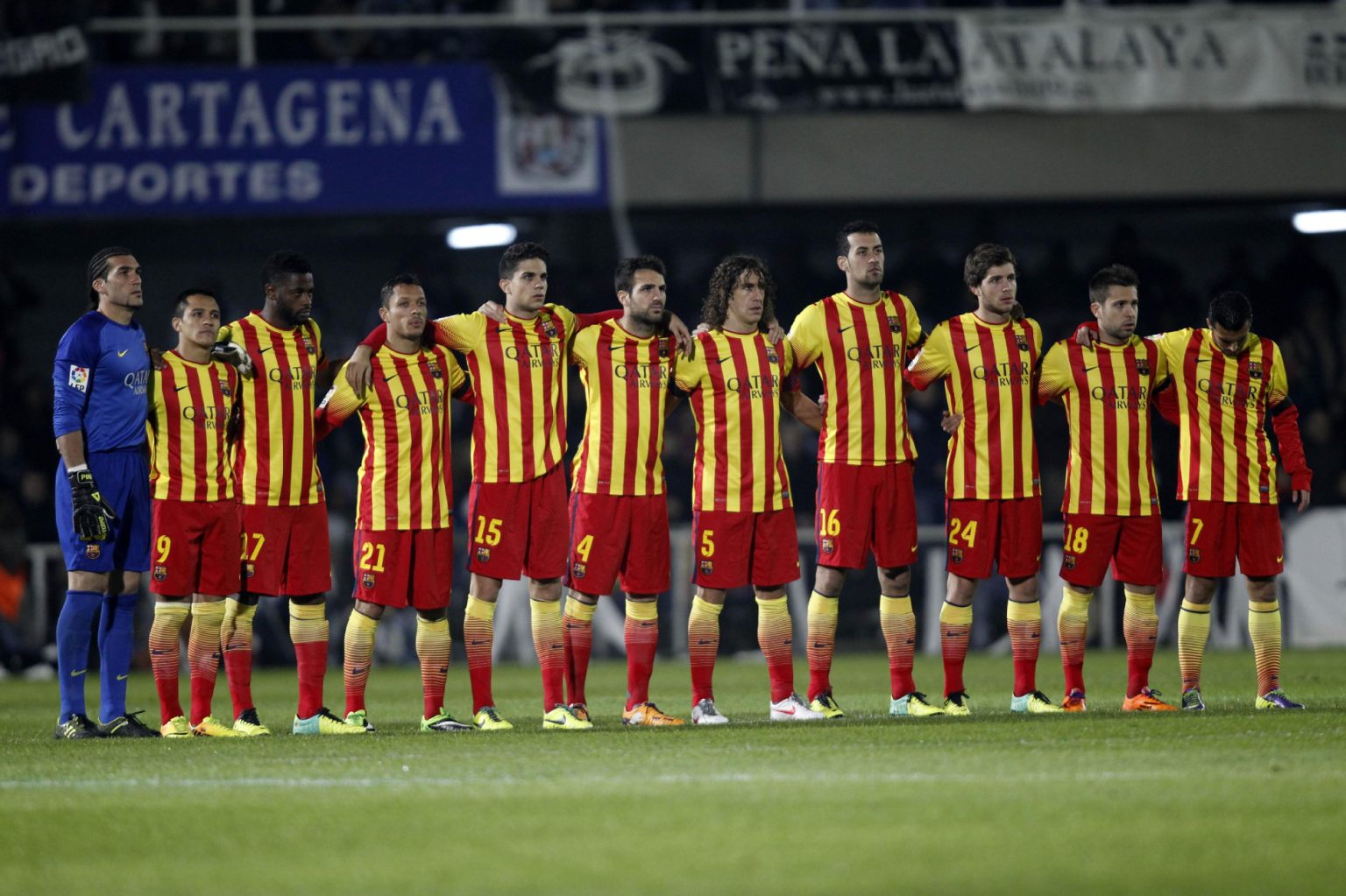 Barcelona players honoring and respecting one minutes of silence for Nelson Mandela