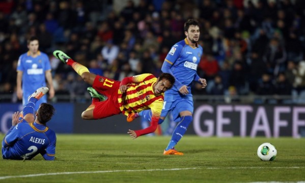 Getafe 0-2 Barcelona: Messi scores a double and Neymar gets injured Getafe 0-2 Barcelona: Messi scores a double and Neymar gets injured