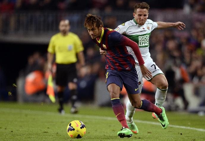 Neymar getting some playing minutes in Barcelona vs Elche, in 2014