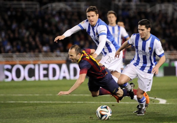 Andrés Iniesta getting fouled