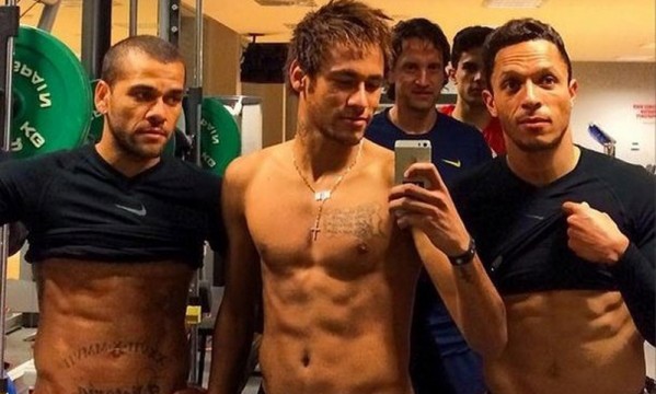 Neymar, Adriano and Daniel Alves showoff their abs