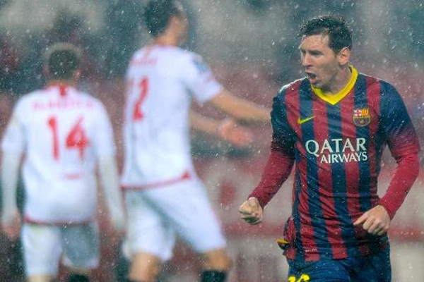 Messi leads Barcelona to victory in Sevilla