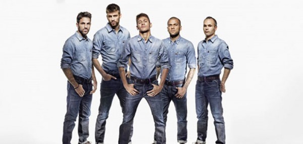 Fabregas, Piqué, Neymar, Daniel Alves and Iniesta, in casual outfits