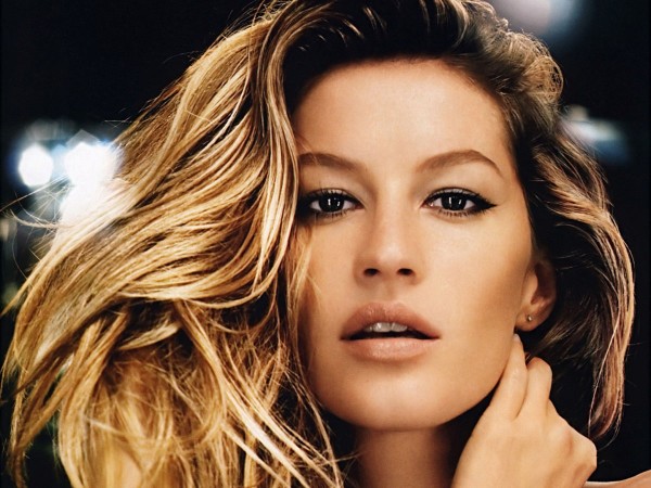 Gisele Bundchen in Victoria Secrets