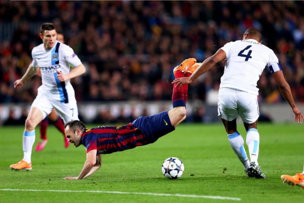 Iniesta diving in Barça vs Man City