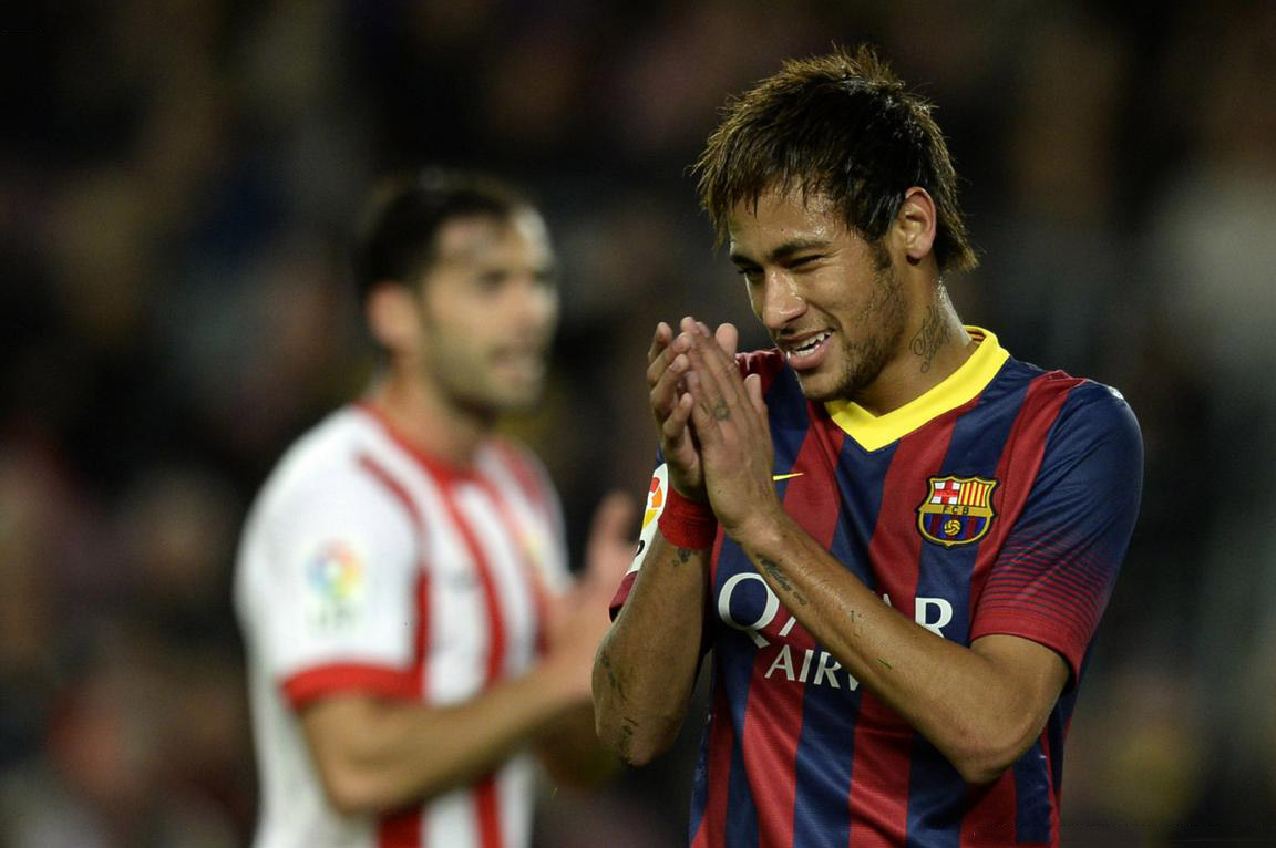 Neymar smiles in Barcelona