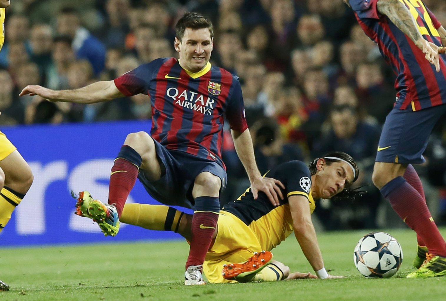 Lionel Messi tackled from behind, in Barcelona vs Atletico Madrid