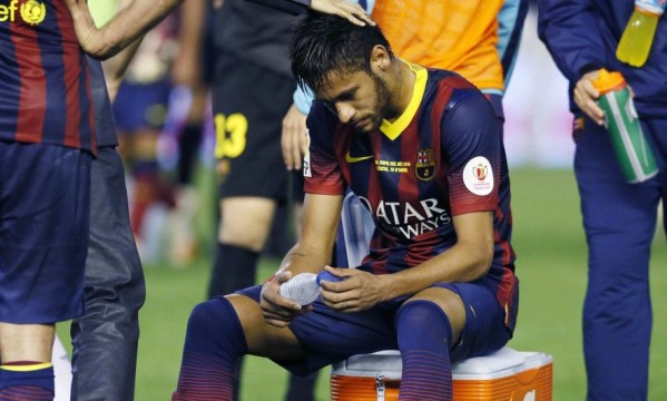 Neymar gets injured and should miss the next 3 to 4 weeks Neymar gets injured and should miss the next 3 to 4 weeks