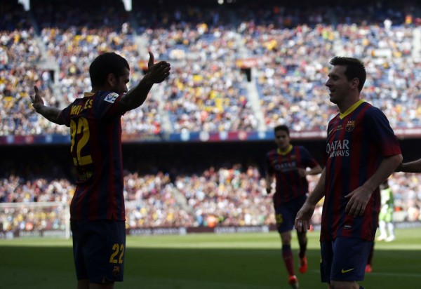 Daniel Alves and Messi in Camp Nou