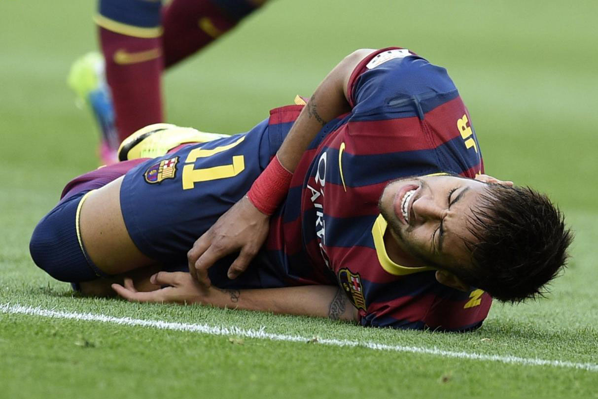 Neymar hurt and injured on the ground