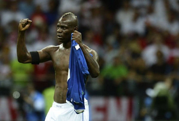 Mario Balotelli shirtless for Italy