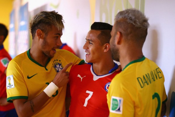 Neymar and Alexis Sanchez, before Brazil vs Chile in the FIFA World Cup 2014