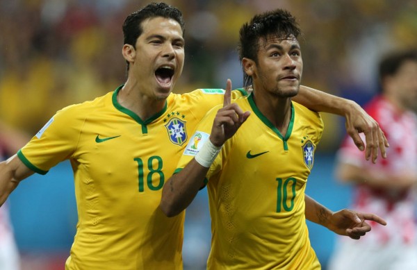 Neymar and Hernanes in Brazil 2014