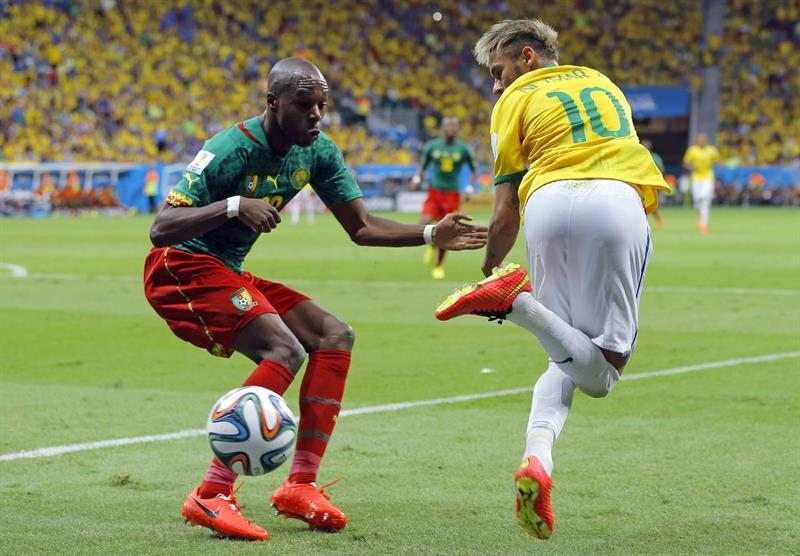 Neymar backheel trick in Brazil vs Cameroon, at the FIFA World Cup 2014