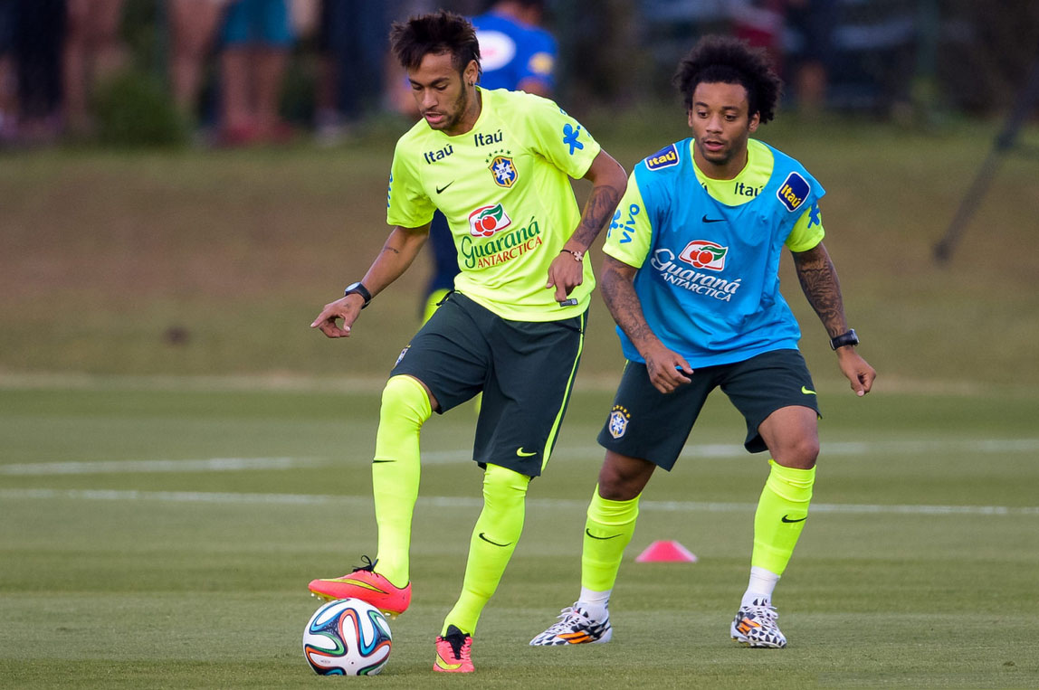 Neymar ball control technique, with Marcelo looking at it closely