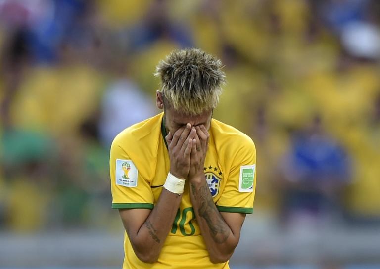 Neymar crying at the end of Brazil vs Chile, in the FIFA World Cup 2014