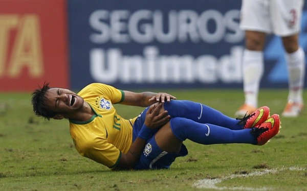 Neymar injured in a World Cup friendly