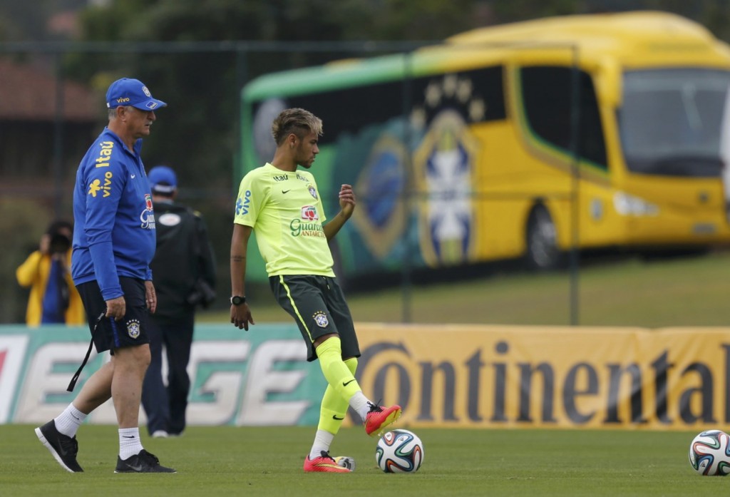 Neymar shows off a new look and hairstyle for the World Cup 2014